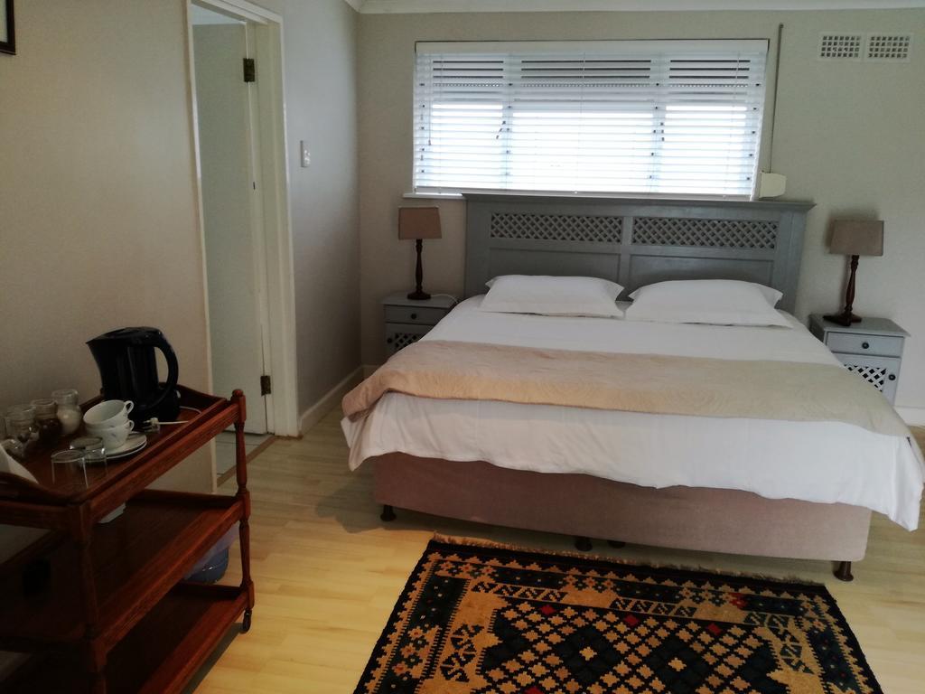 Livesey Lodge Guest House Hermanus Kamer foto