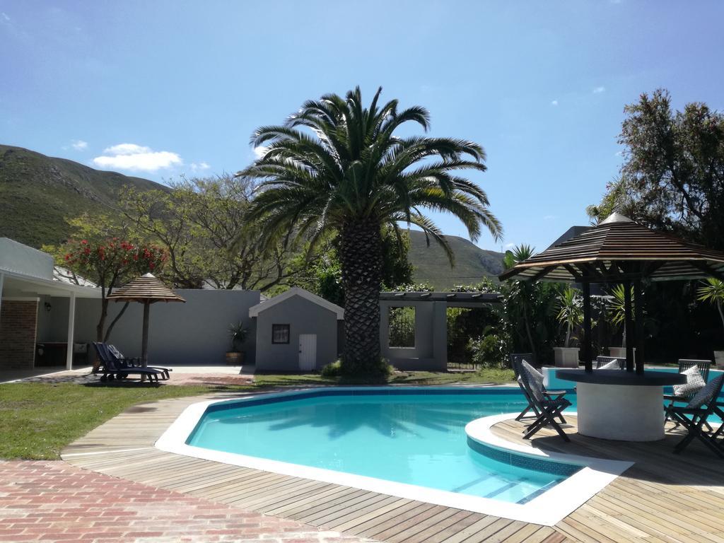 Livesey Lodge Guest House Hermanus Buitenkant foto